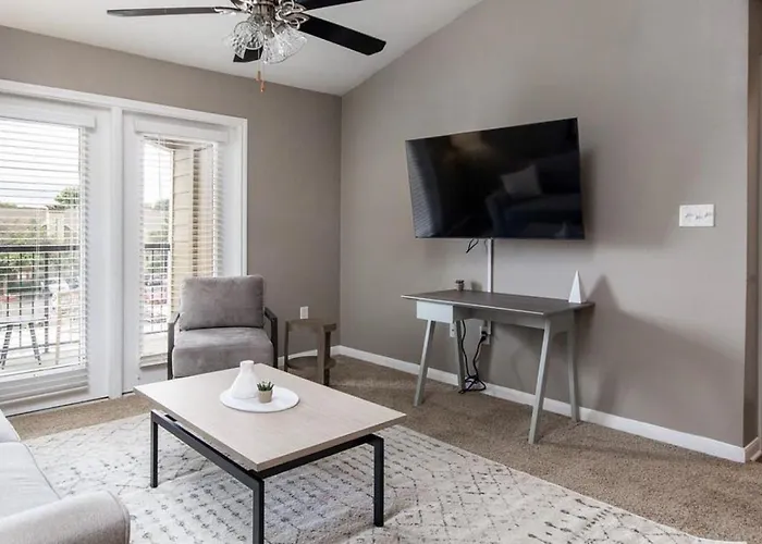 Apartment Landing Modern With Amazing Amenities