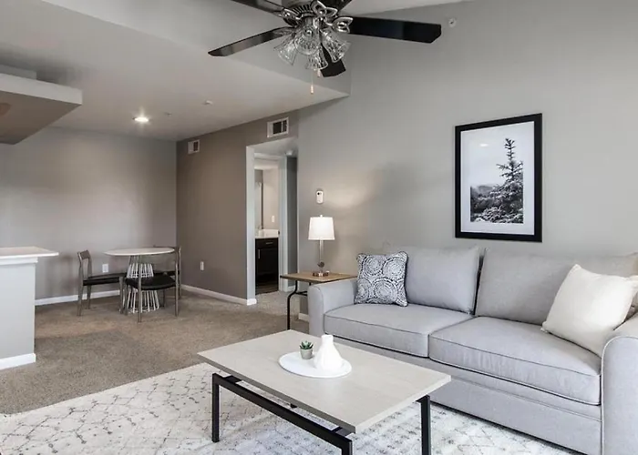 Apartment Landing Modern With Amazing Amenities