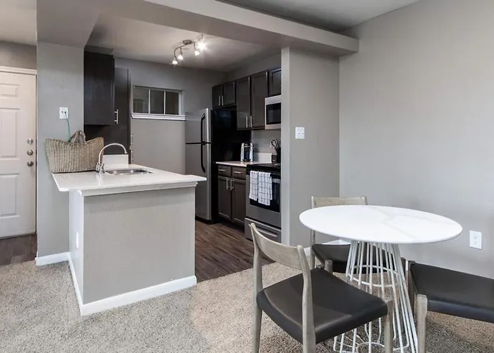 Landing Modern With Amazing Amenities * Round Rock